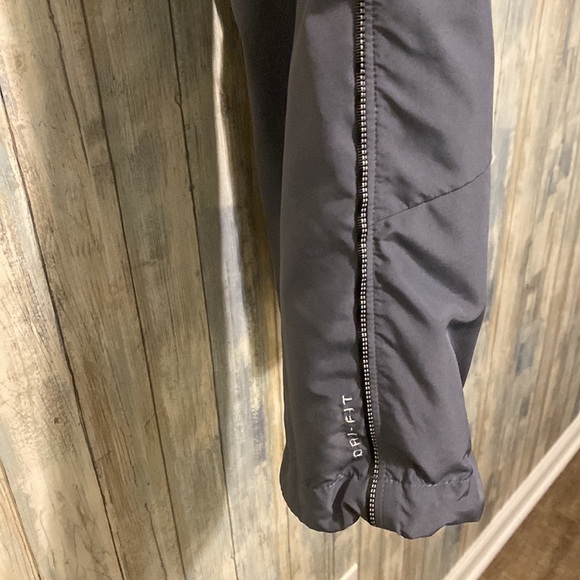 Nike Women’s Mesh Lined Athletic Capris W Drawsting Waist And Calf | Small NWOT - Picture 5 of 13